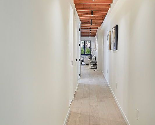 4th image of 974 Bergen St #1
