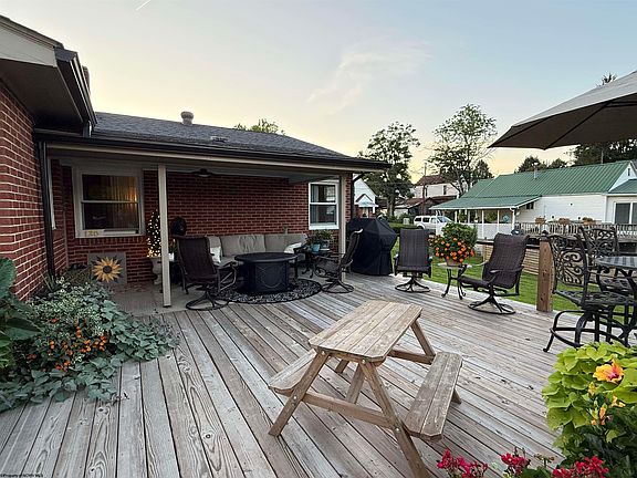 3rd image of 126 Barbour St