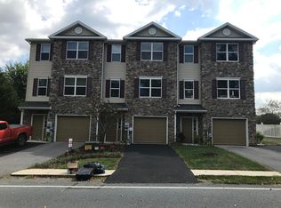 1480 Hollywell Ave, Chambersburg, PA 17201