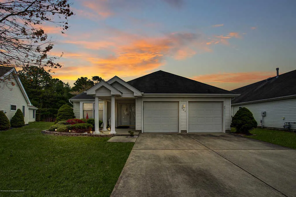 606 Bedford La photo 1