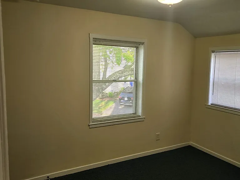 137-143 Cannon Rd — Photo 9