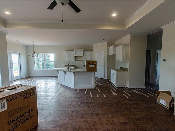 4th image of 359 Mayberry Way