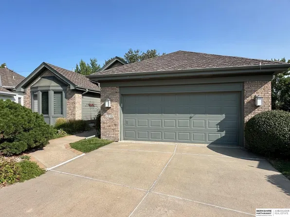 1721 N 132nd Avenue Cir, Omaha, NE 68154