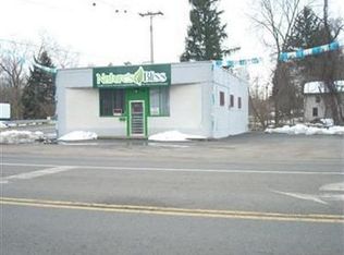 3597 McCartney Rd, Youngstown, OH 44505