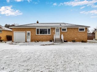 6 Little Ln, Cheektowaga, NY 14227