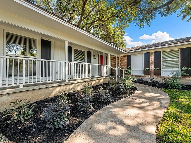 29011 Woodland Dr — Photo 7