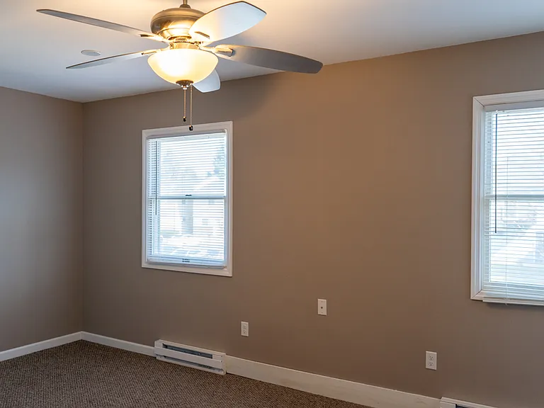 610 Southgate Dr — Photo 6