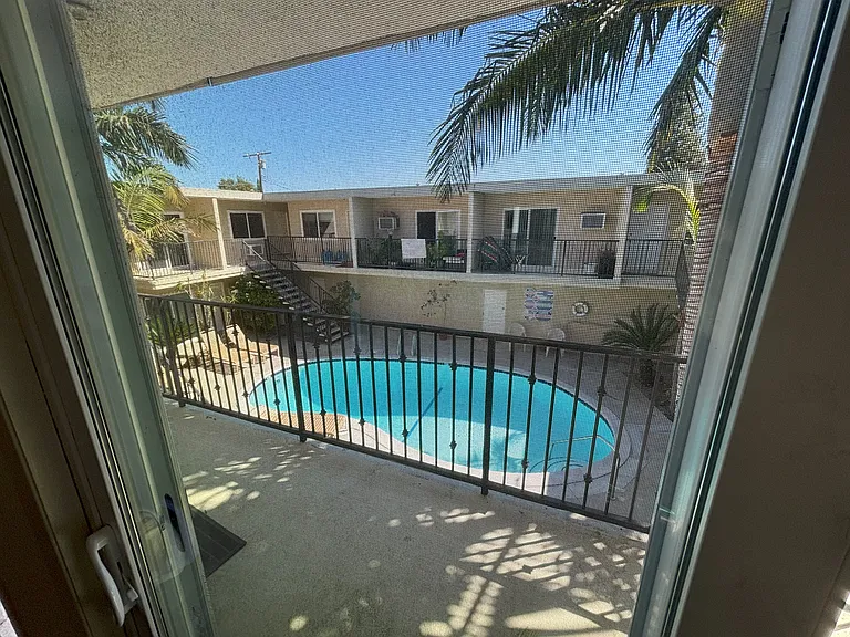 8740 Owensmouth Ave #10 — Photo 13