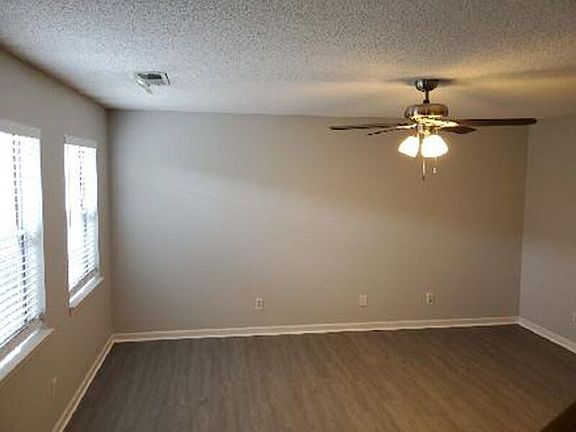 2nd image of 3822 Thrushwood Dr