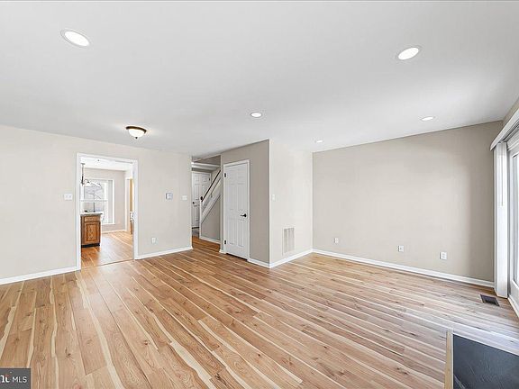 4th image of 2107 Eton Ct #2107