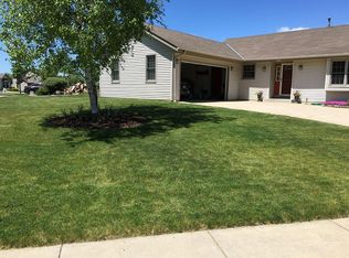 8581 S Orchard View Ln, Oak Creek, WI 53154
