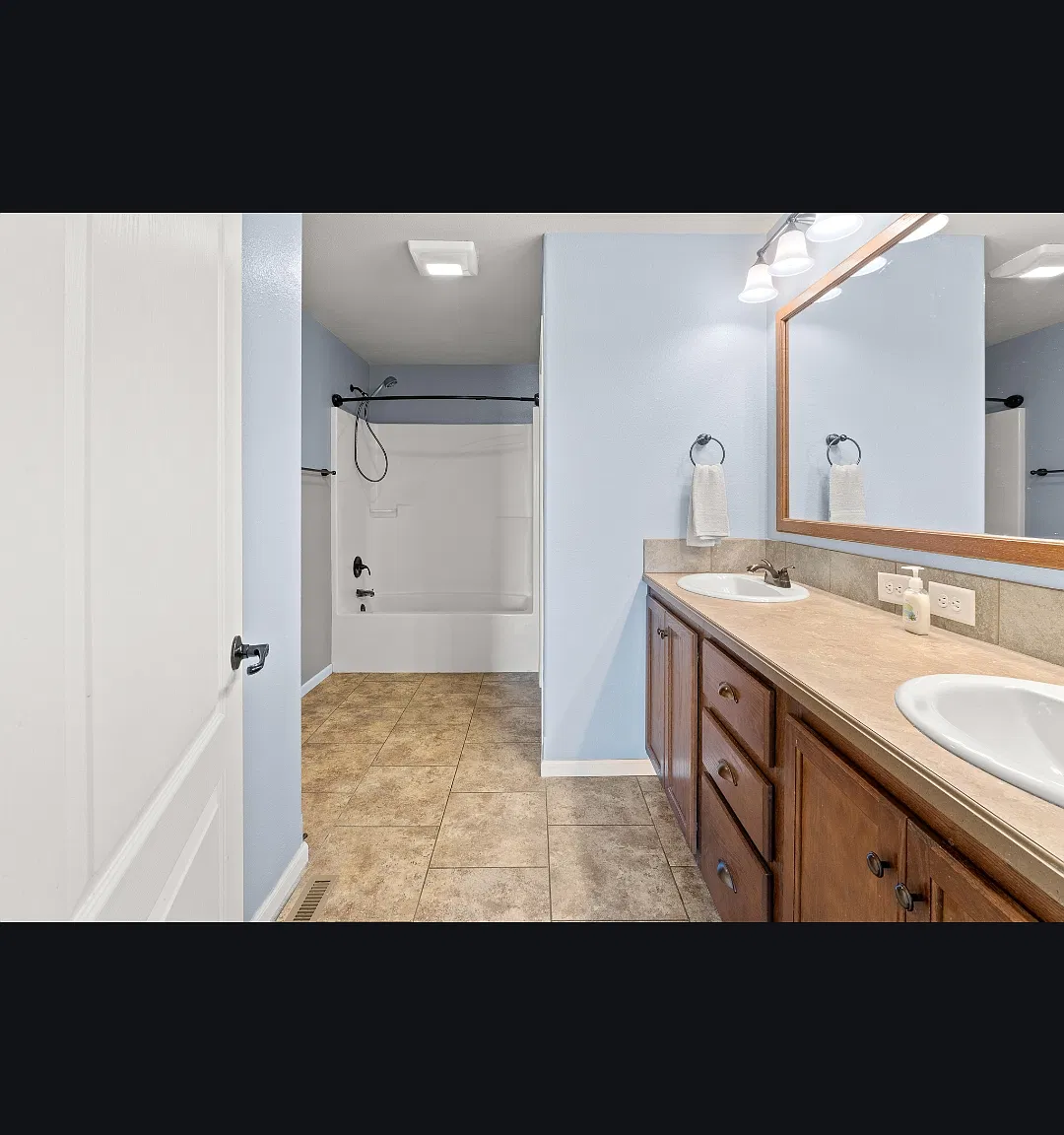 3 bed, 1800 sqft, $3,000 — Photo 4