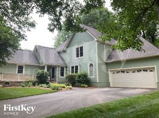 8908 Harpers Grove Ln, Clemmons, NC 27012