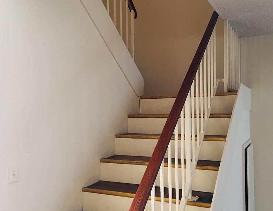 2nd image of 21917 Belshire Ave APT 2