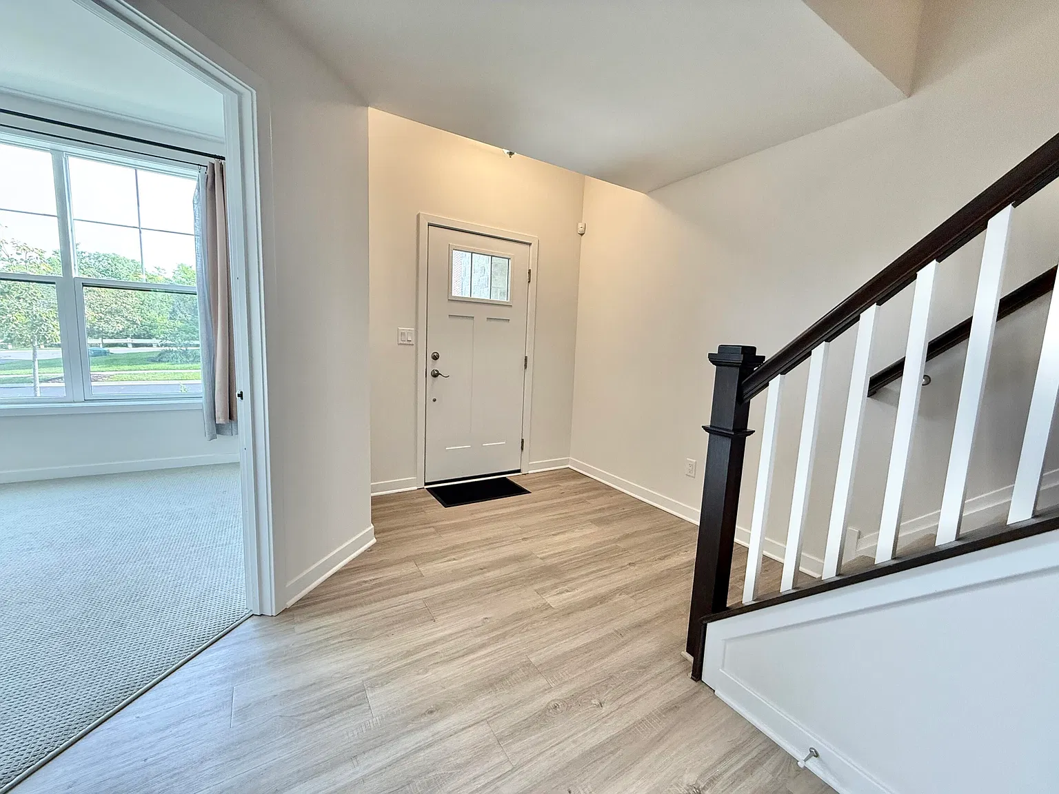 4 bed, 3.5 bath, 1866 sqft, $3,800 — Photo 2