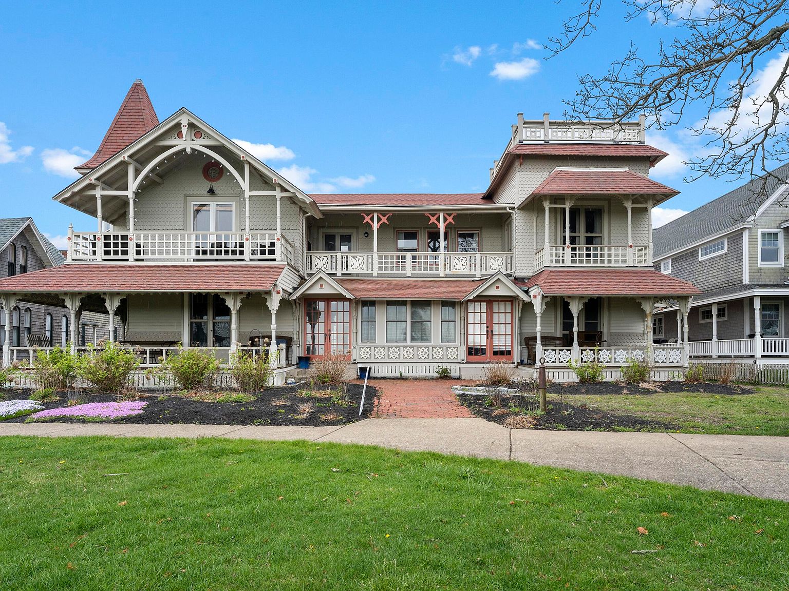 61 E Ocean Ave, Oak Bluffs, MA 02557 Zillow