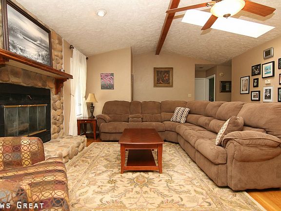 5th image of 104 Baymeadow Ln