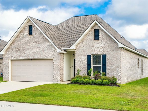 216 Wild Cherry Ln, Lafayette, LA 70508