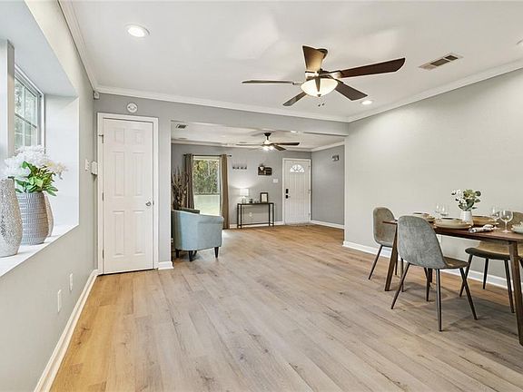 5th image of 2106 Swan St