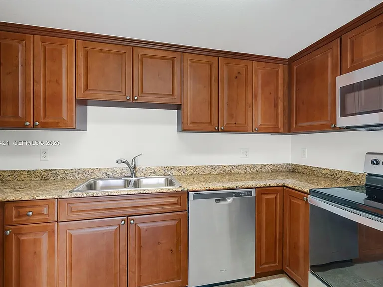 101 Sidonia Ave #404 — Photo 19