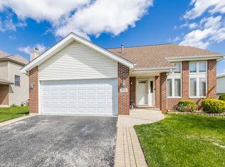 285 Hunters Dr, Beecher, IL 60401