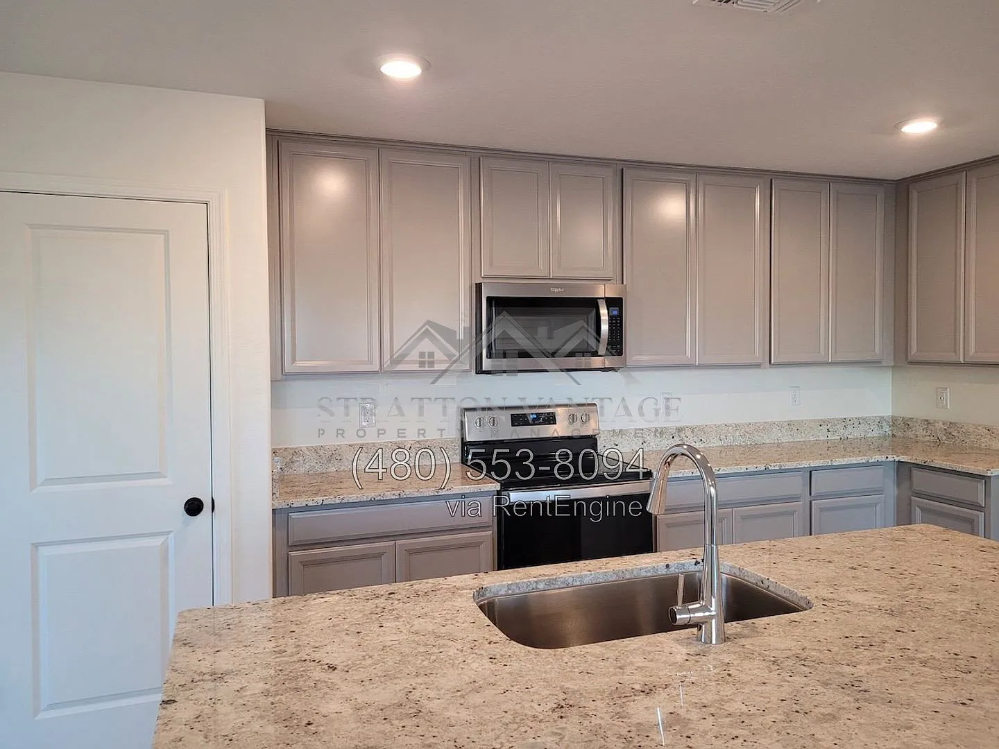 3 bed, 2.0 bath, 1439 sqft, $1,495 — Photo 2