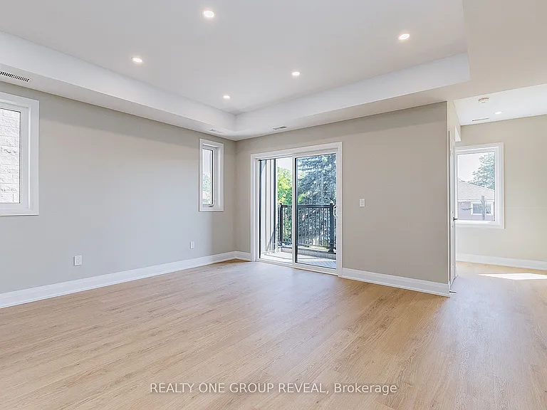 227 Grenfell St #3 — Photo 9