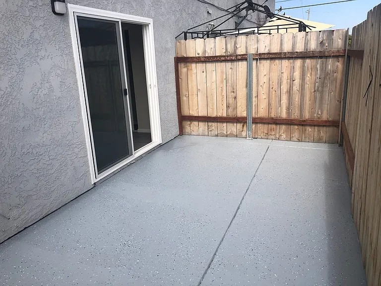 1075 Donax Ave — Photo 9