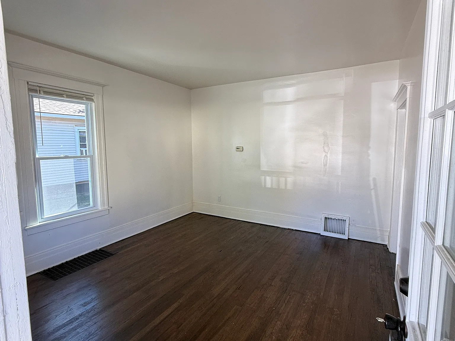 2 bed, 700 sqft, $1,100 — Photo 3