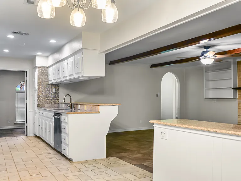 613 Overland Trl — Photo 15
