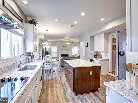 5th image of 43997 Bruceton Mills Cir