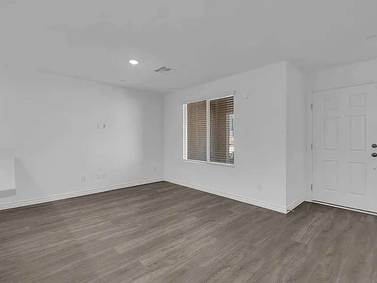 10772 Ditchburn Ct — Photo 4