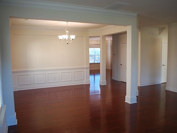 5th image of 2270 Laurens Dr