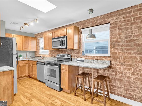 4th image of 562 Formwalt St SW APT 4