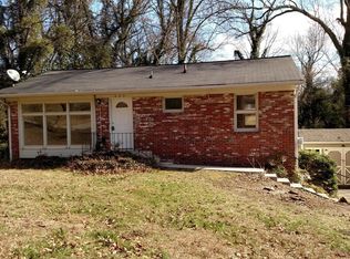 244 Iroquois Rd, Oak Ridge, TN 37830