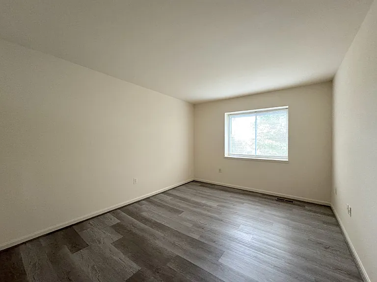 4657 Logsdon Dr — Photo 18
