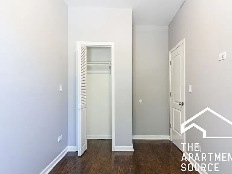 2525 W Division St — Photo 11