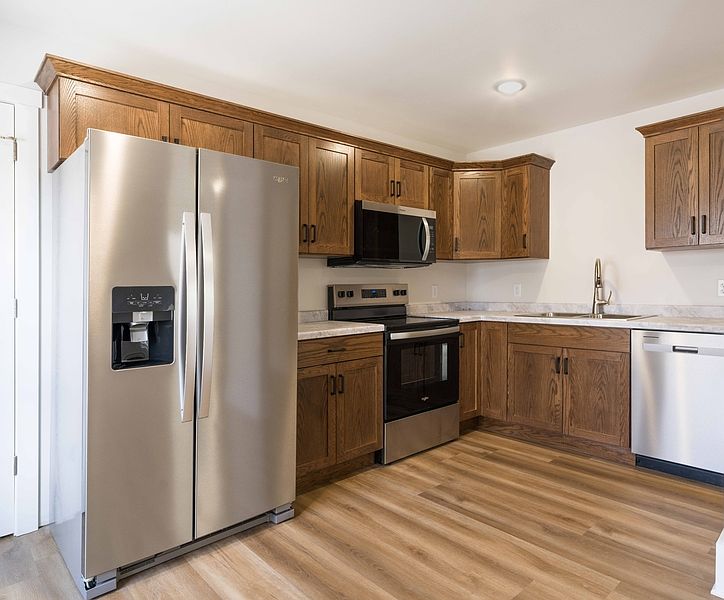 1st image of 821 Jefferson Ave #1