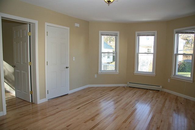 2nd image of 41 Jay St #2