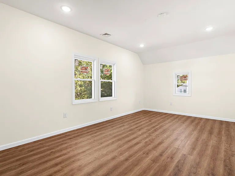 72 Winant Ave #2 — Photo 4