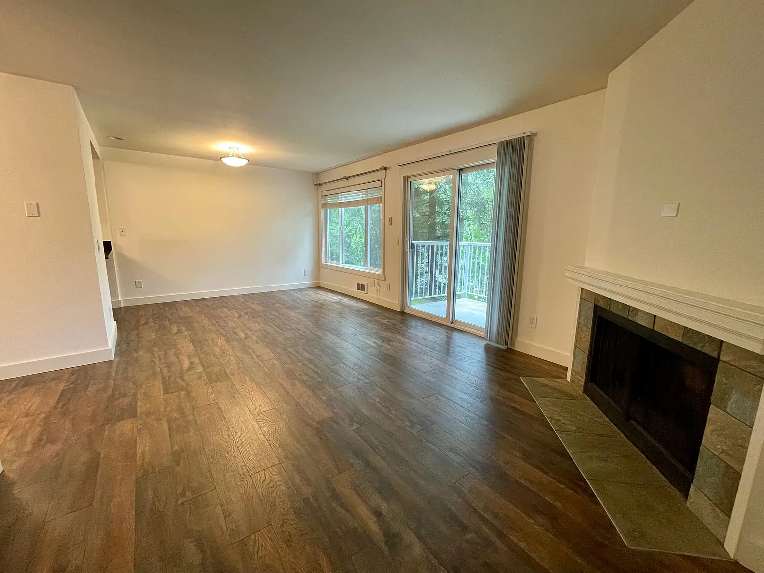 2 bed, 1.5 bath, 922 sqft, $2,300 — Photo 4