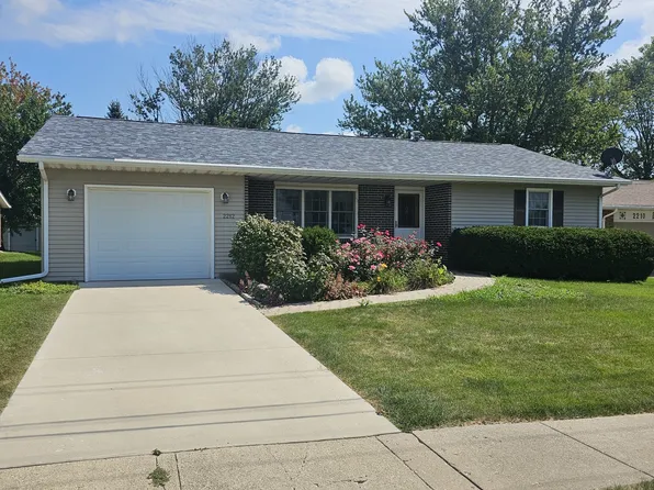 2212 Avenue J, Sterling, IL 61081