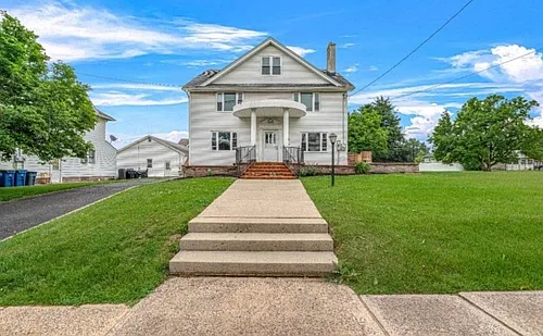 382 E Main St Photo 1
