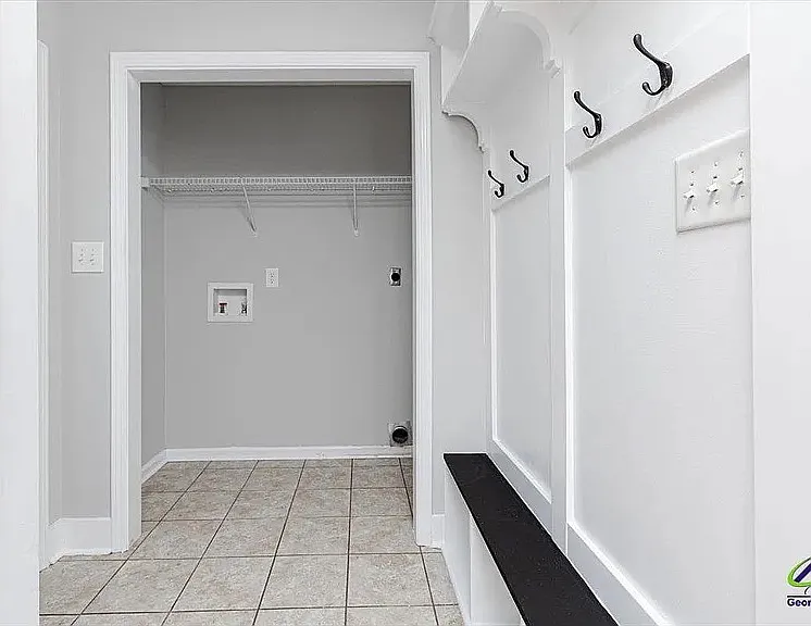 208 Stirling Bridge Dr — Photo 11