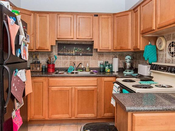 3rd image of 1518 N 116th St APT 4