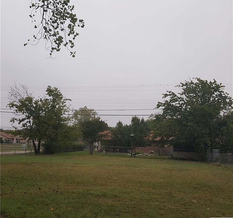 1st image of 1015 Anna Lee Dr