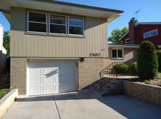 2102 Hagen Ln, Flossmoor, IL 60422