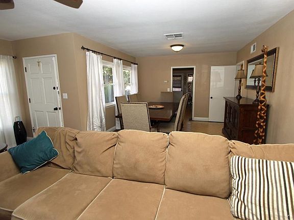 4th image of 3424 Mountain Ave