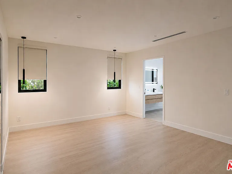 912 N Harper Ave #2 — Photo 16