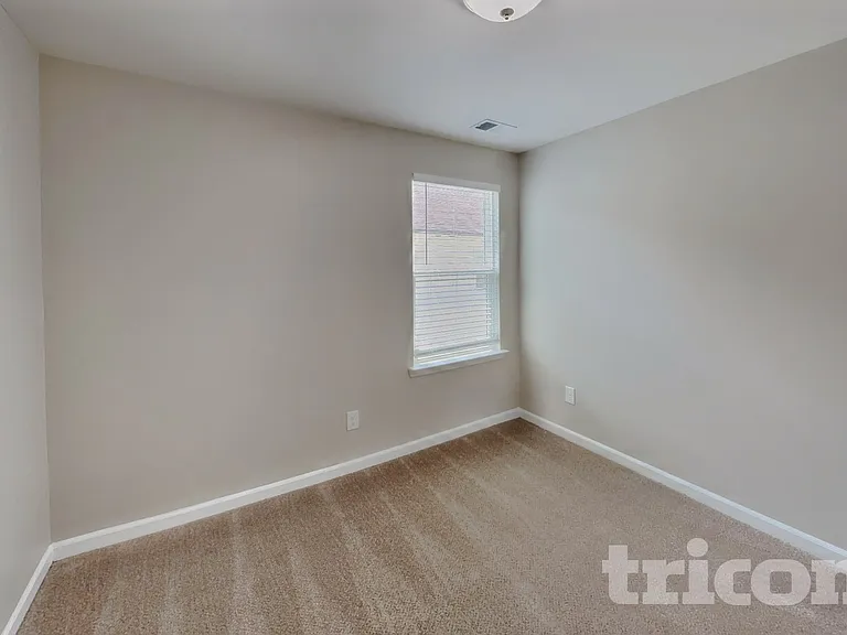 305 Woodfern Ct — Photo 12